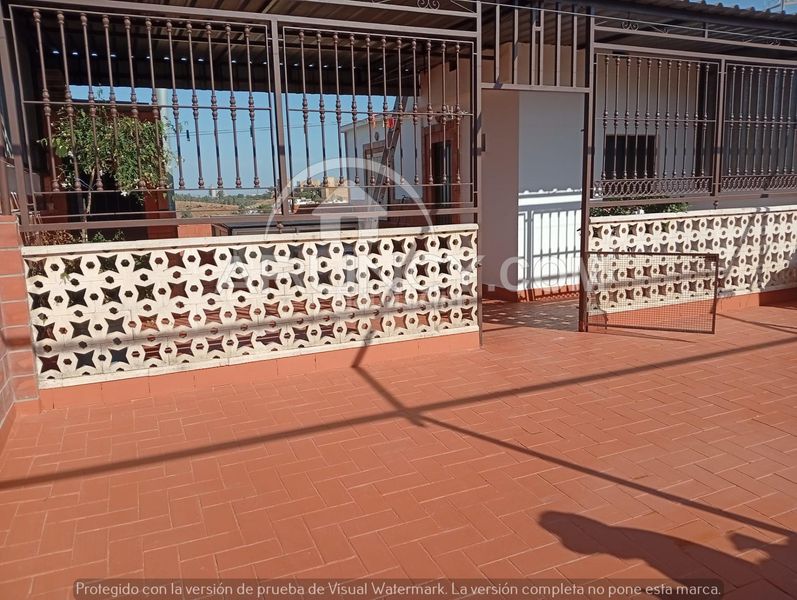 Foto c53972c7-6acf-45fd-a1a9-cc541c2bd814. Casa amb aparcament a Oromana Alcalá de Guadaira