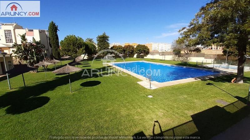 Foto 694c251d-5874-4f64-9478-1b1575be4442. Pis amb aparcament piscina a Nueva Alcalá Alcalá de Guadaira