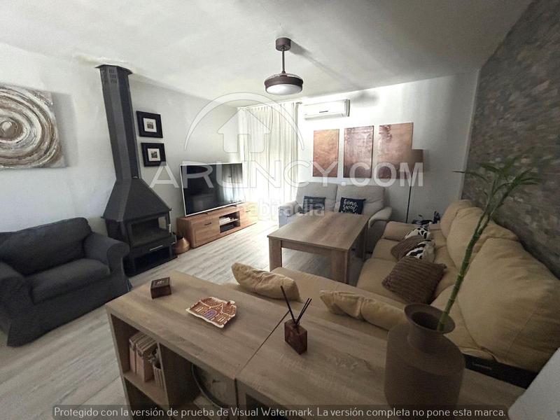 Foto 4bad62a1-c69b-46ab-84c2-9a1e3a203ed1. Casa a schiera con riscaldamento parcheggio piscina in Alcalá de Guadaira