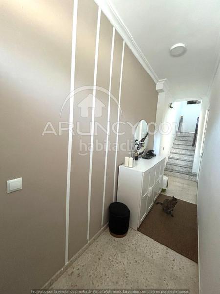 Foto 5cfed766-9a2e-41d8-ac06-bbe180c21e72. Casa a schiera con riscaldamento parcheggio piscina in Alcalá de Guadaira