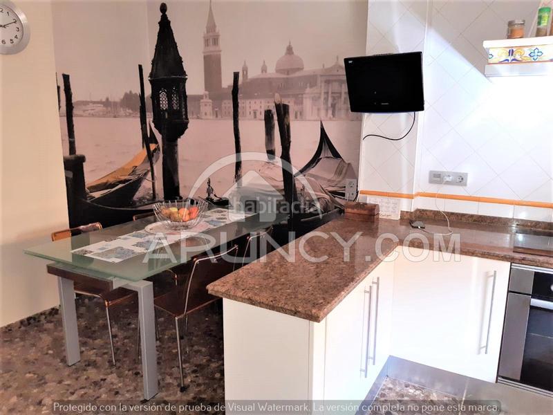 Foto ce108e21-52cc-42f3-9d72-c2df6d0880af. Casa con riscaldamento parcheggio in Centro Alcalá de Guadaira