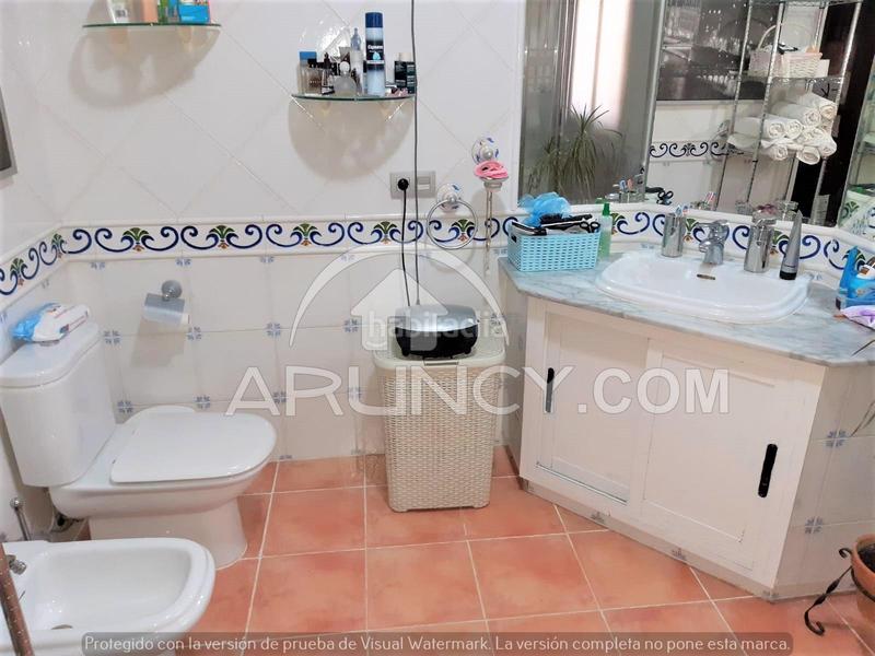 Foto d8847c94-8eb0-4cff-aadb-2abf570af7c9. Casa con riscaldamento parcheggio in Centro Alcalá de Guadaira