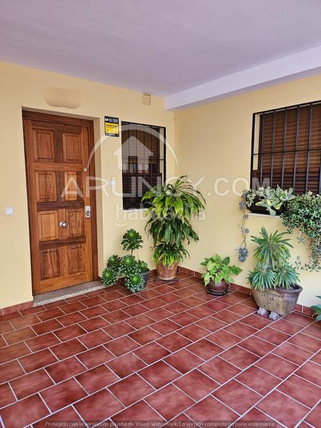 Foto a3adec56-c632-4866-9926-e4c84a728151. Ground floor with parking in Centro Alcalá de Guadaira