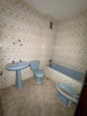 Etagenwohnung in Centro. 120.000 gran piso de 4 dormitorios y 2 baños, en pleno centro de