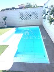 Xalet a Oromana. Encantador chalet de una sola planta en alcalá de guadaira  camp