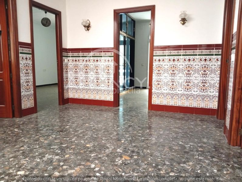Foto 326a03be-a00d-4232-84aa-be0b2c1f5b3c. Casa amb calefacció a Centro Alcalá de Guadaira