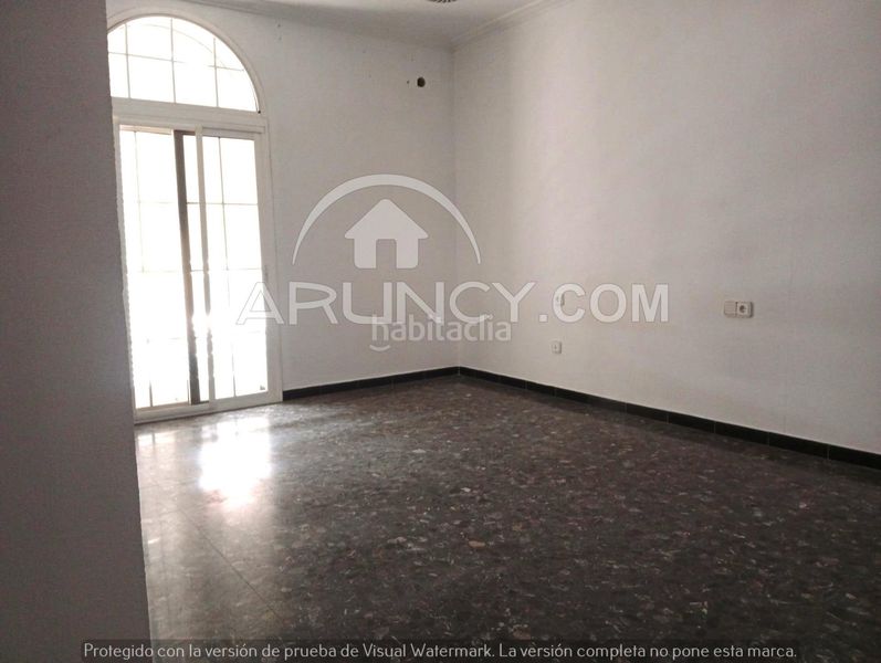 Foto bc37a415-ab69-4788-a6a4-9b4fc0b1f0b6. Casa amb calefacció a Centro Alcalá de Guadaira