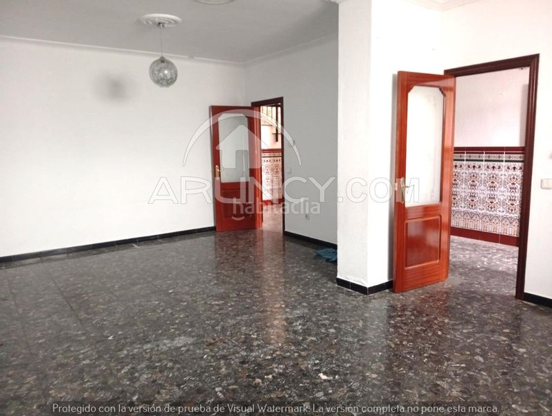 Foto ddfa0563-fb54-46af-91ed-ebe3f2eb4ec8. Casa amb calefacció a Centro Alcalá de Guadaira