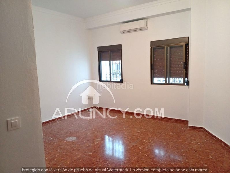 Foto a6d7b006-f0e6-4ba5-ad7a-9a4b24f9d6df. Casa amb aparcament a Los Molinos Alcalá de Guadaira