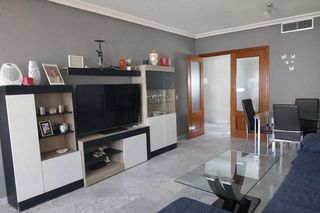 Pis a La Paz. En exclusiva. amplio y luminoso piso de 103 m2 con gran terraza