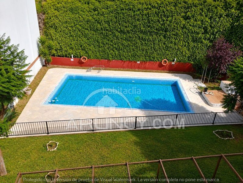 Foto 3ffe914b-4d4c-47a5-9662-0e2882261ff8. Àtic amb calefacció aparcament piscina a Centro Alcalá de Guadaira