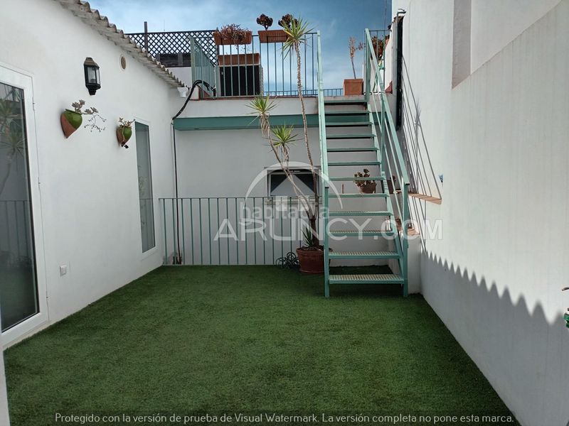 Foto a9d6d2ec-cace-4bf0-b5cf-a75e321bea1c. Casa amb calefacció aparcament a Centro Alcalá de Guadaira