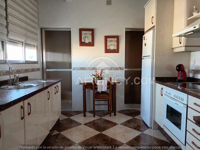 Foto 78e66c05-3c56-4ee0-87e2-a66c39459210. Casa amb aparcament a Centro Alcalá de Guadaira