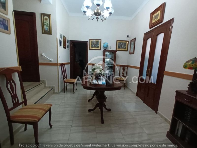 Foto a24f491c-1206-4d28-aa5e-d8670cd18aef. Casa amb aparcament a Centro Alcalá de Guadaira