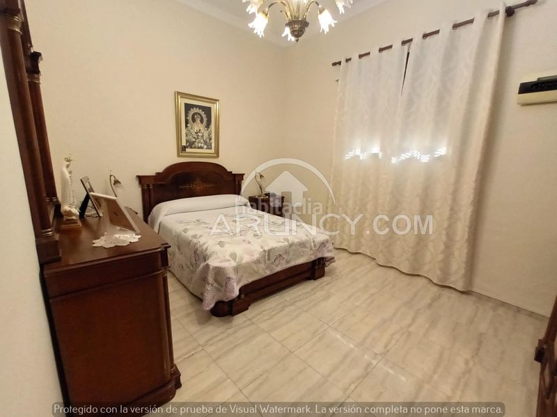 Foto b3abc184-f276-4bde-a5be-42fa23e73e8c. Casa amb aparcament a Centro Alcalá de Guadaira