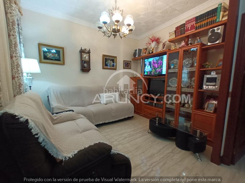 Foto d6639c87-80b1-4709-bd1d-f9c86545c50c. Casa amb aparcament a Centro Alcalá de Guadaira
