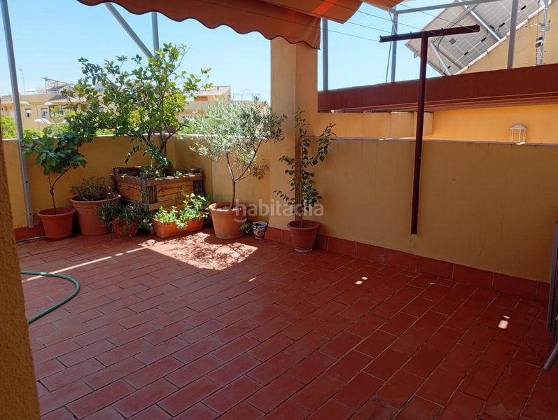 Foto 2ab3da0c-8a54-422b-a591-5602e4e10301. Casa adossada amb calefacció aparcament a Nueva Alcalá Alcalá de Guadaira