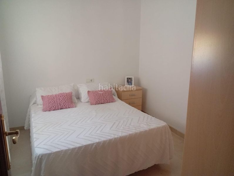 Foto 5bbb23ee-a628-4169-85a7-625750a8ec23. Casa adossada amb calefacció aparcament a Nueva Alcalá Alcalá de Guadaira