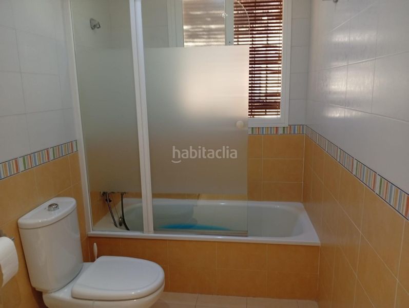 Foto 8de15b93-e7a9-4514-9107-d4bde91b3345. Casa adossada amb calefacció aparcament a Nueva Alcalá Alcalá de Guadaira