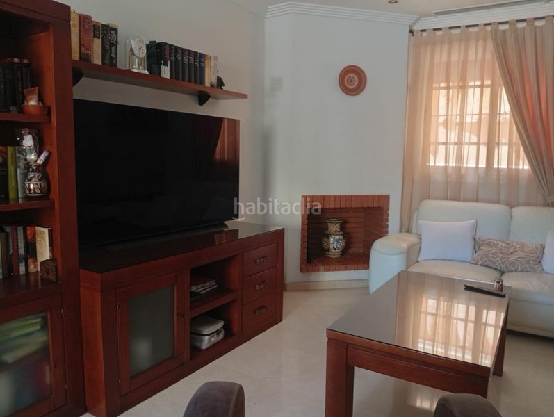 Foto e7486984-4864-49ba-b4f8-4754f3dac309. Casa adossada amb calefacció aparcament a Nueva Alcalá Alcalá de Guadaira
