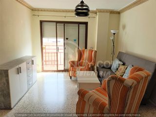 Rent Flat in Centro. Alquiler de piso en zona centro de 4 dormitorios con garaje y tr