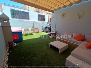 Casa adossada a Nueva Alcalá