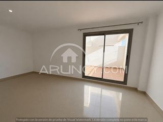 Miete Etagenwohnung in La Paz. Piso de 3 habitaciones, con terraza y garaje incluido. solo pers