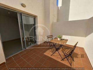 Affitto Appartamento in La Paz. Piso de 3 habitaciones, con terraza y garaje incluido. solo pers