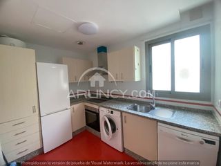 Alquiler Piso en La Paz. Piso de 3 habitaciones, con terraza y garaje incluido. solo pers