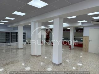 Locale commerciale in Oromana