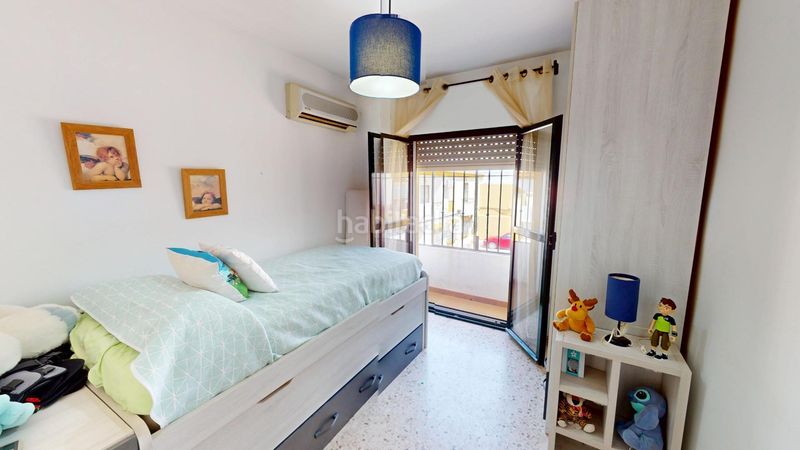Foto 312a5d49-1529-4ef7-b72e-af689eb60400. Casa amb aparcament a Centro Alcalá de Guadaira