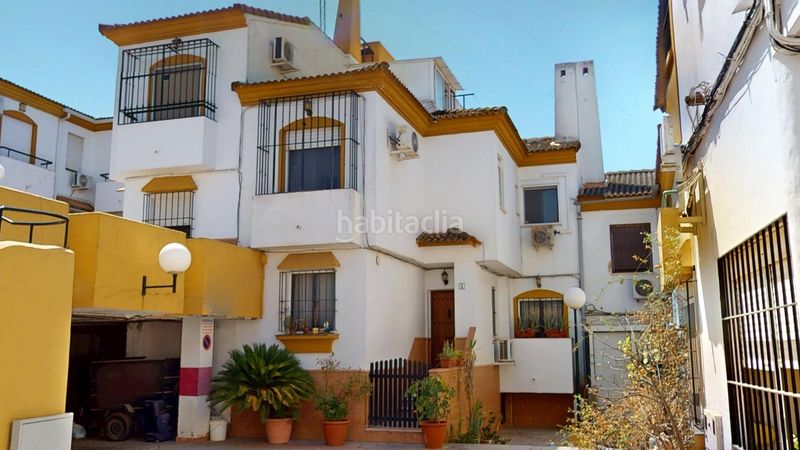 Foto cfc435d5-bef6-4e52-bca0-3307174da5a8. Casa amb aparcament a Centro Alcalá de Guadaira
