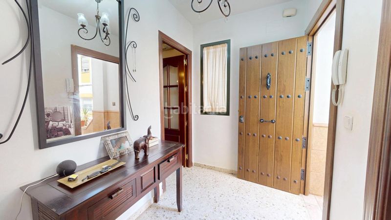 Foto e504699c-37d4-4b39-9734-7c0e205b226b. Casa amb aparcament a Centro Alcalá de Guadaira