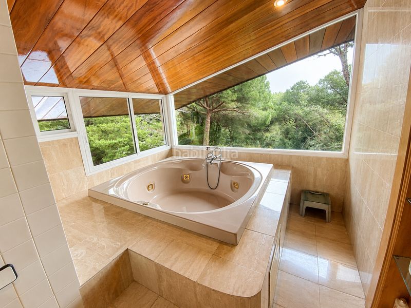 Foto 0bd1eb4f-b724-43f1-aea6-a923bb48207f. Casa amb piscina a El Mirador-La Cornisa Sant Andreu de Llavaneres