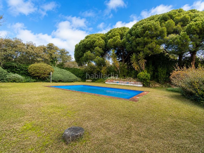 Foto aad4396f-f23a-4385-ab10-d7c2f74e3338. Casa amb piscina a El Mirador-La Cornisa Sant Andreu de Llavaneres