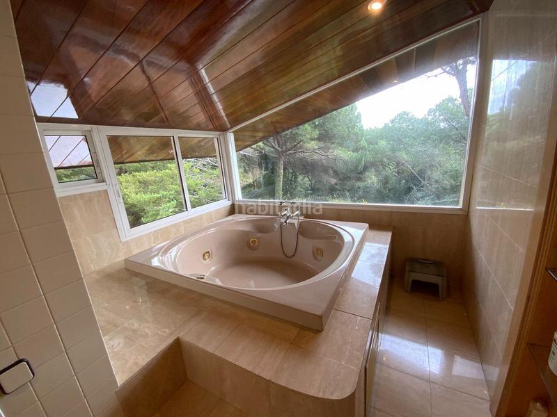 Foto cc7f6362-d9f7-41dd-92d4-c5ba87f2d146. Casa amb piscina a El Mirador-La Cornisa Sant Andreu de Llavaneres