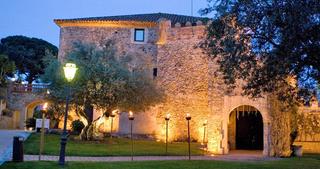 Casa en Montalnou - Milans del Bosc. Castillo en barcelona maresme masia fortificada
