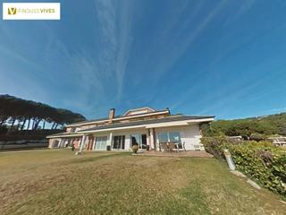 Casa a Rocaferrera. Preciosa y exclusiva mansión de lujo en rocaferrera