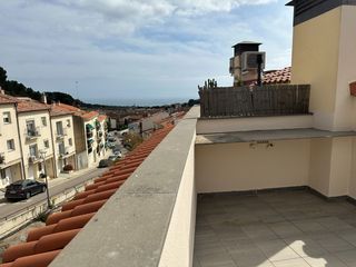 Miete Etagenwohnung  Esglesia. Duplex con terraza en centro no se aceptan mascotas.