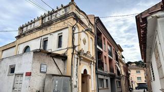 Maison jumelée à Doctor 51. Casa a reformar y ampliar en el centro de sant andreu de llavane