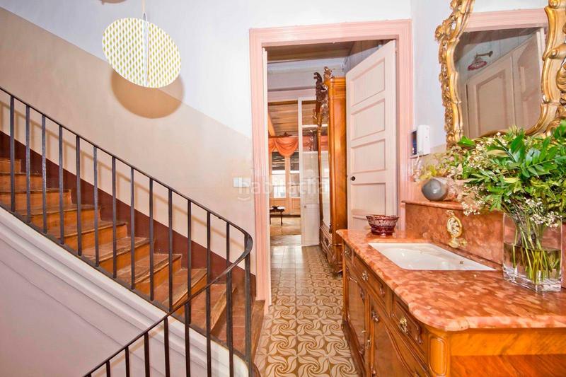 Foto ce11aa65-fd86-4d91-8c54-f61e7c6b1c7f. Casa adossada a Centre Mataró