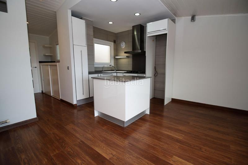 Foto 7303662c-6f81-4e78-82d3-53fc2bf0caf7. Àtic amb calefacció a Centre Sant Andreu de Llavaneres