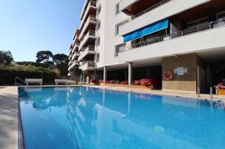 Rent Flat in Can Sans. Piso reformado con vistas al mar