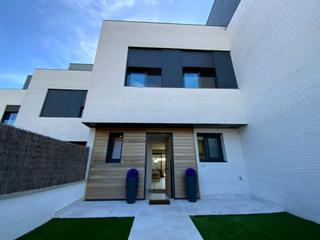 Casa adossada a El Balís. En exclusiva    casa adosada de diseño en zona playa construida