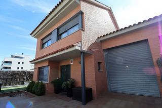 Lloguer Casa adossada a Centre. Disponible para finales de abril