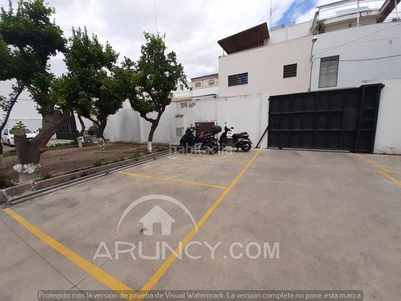 Foto a3e1ffb0-7aac-44d1-b22b-eba8e3c717e4. Lloguer local comercial a San Pablo Sevilla