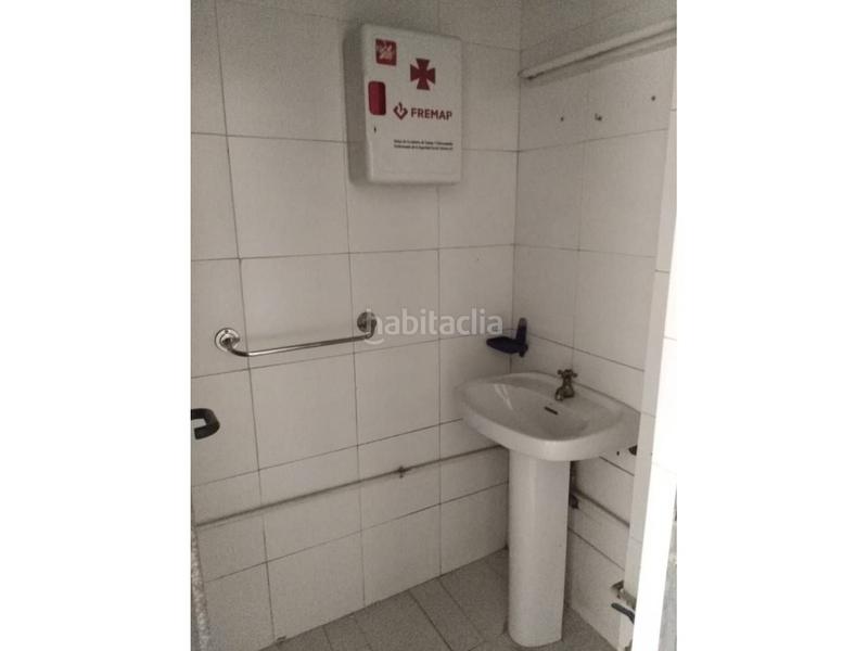 Foto e2db4bcd-8669-4f94-83f0-6c94f13e9da3. Rent business premise in Cruz Roja Sevilla