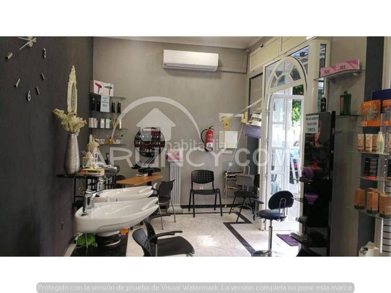 Foto d84a2ba1-520b-42d8-b156-dc6d2e75fe5b. Affitto locale commerciale con riscaldamento in Barrio del Nervión Sevilla