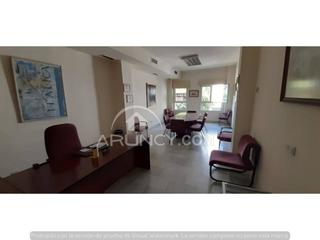 Alquiler Oficina en Ciudad Jardín. Altura piso 2º, oficina superficie total 45 m², superficie útil