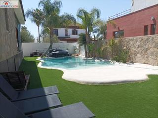 Xalet a Olivar de Quintos. Precioso y exclusivo chalet en montequinto, en la zona de olivar